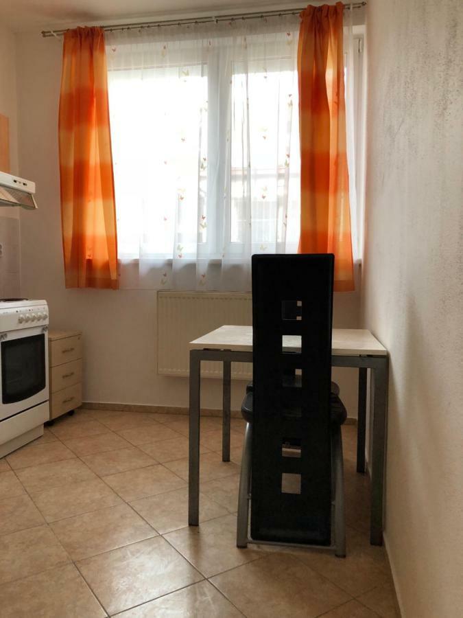 Moonstreet Apartments Братислава Экстерьер фото