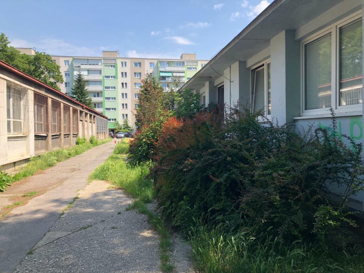 Moonstreet Apartments Братислава Экстерьер фото