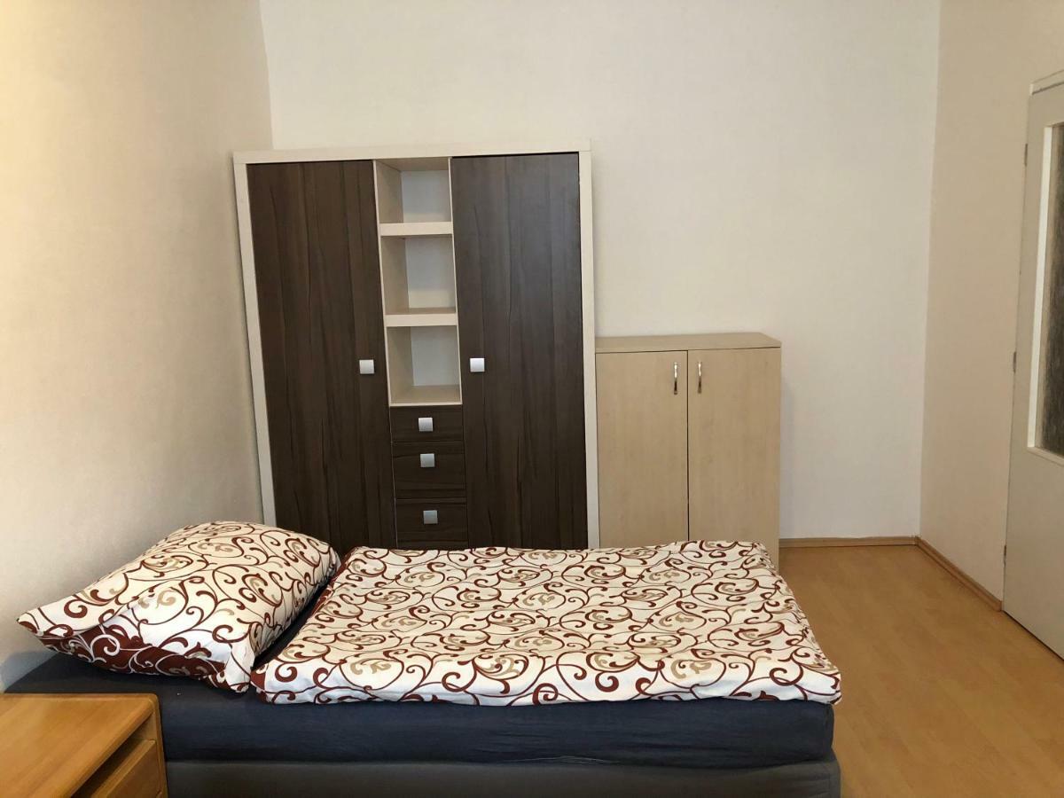 Moonstreet Apartments Братислава Экстерьер фото