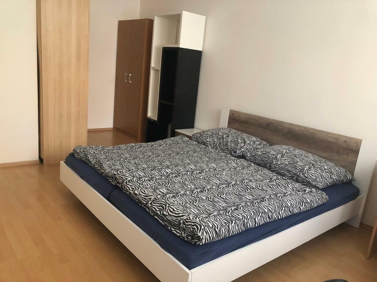 Moonstreet Apartments Братислава Экстерьер фото